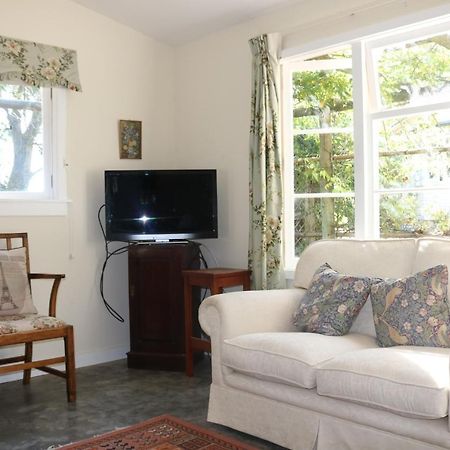 Ferienwohnung The Leafy Flat Havelock North Exterior foto